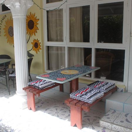 Sunflower Villa Studios 棕榈滩 客房 照片
